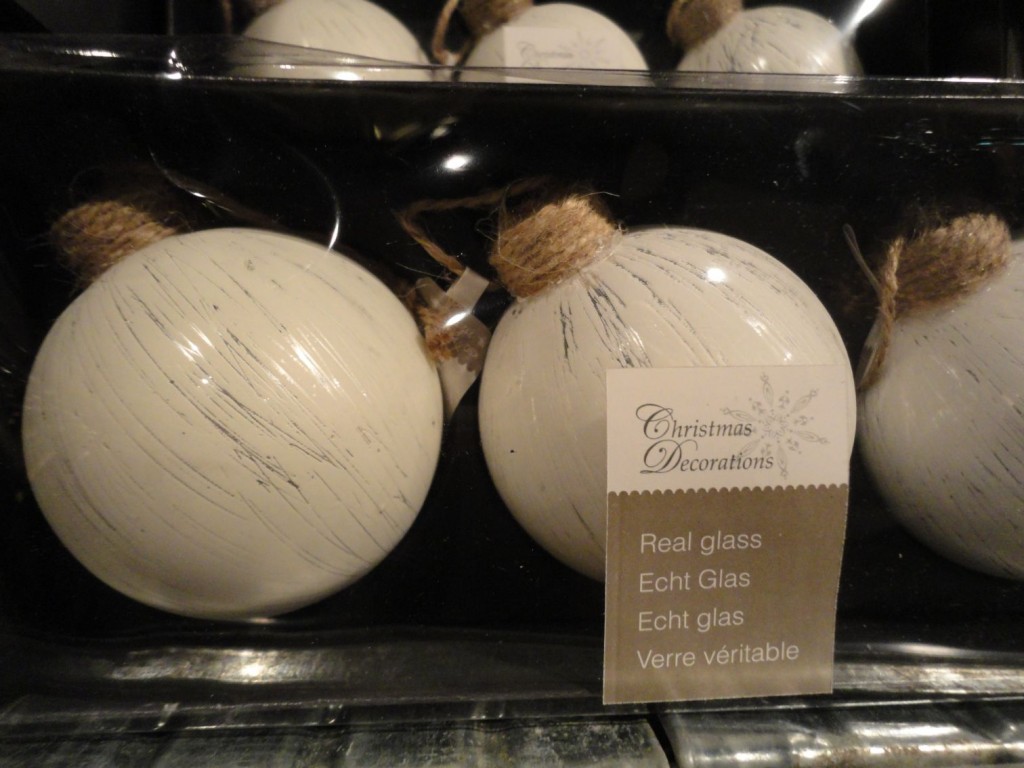 landelijk wit kerstbal